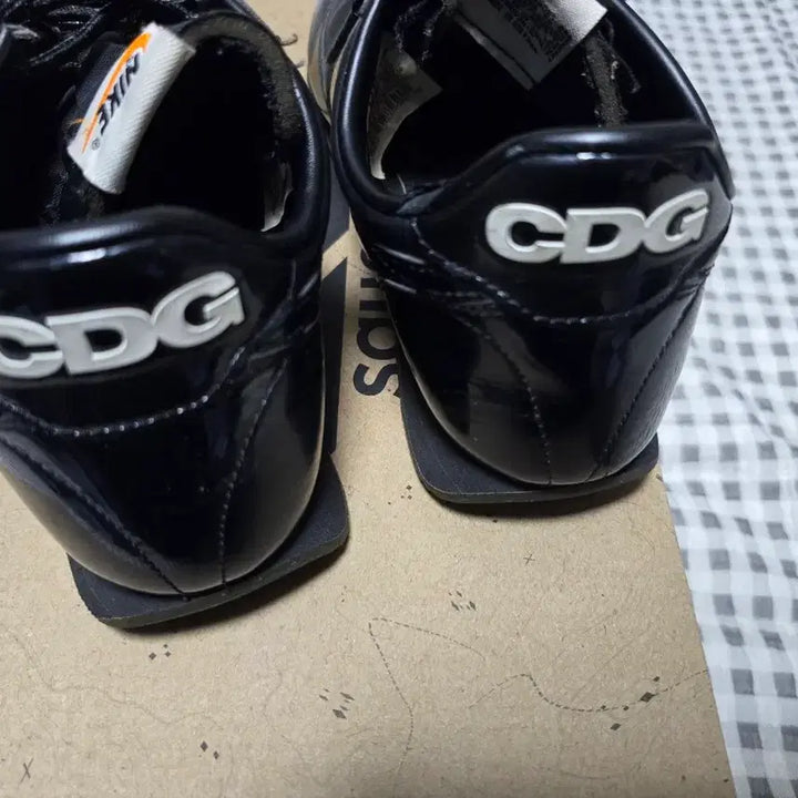 [BUNJANG] CDG x Nike Night Track Sneakers / cdg x 나이키 나이트 트랙 260