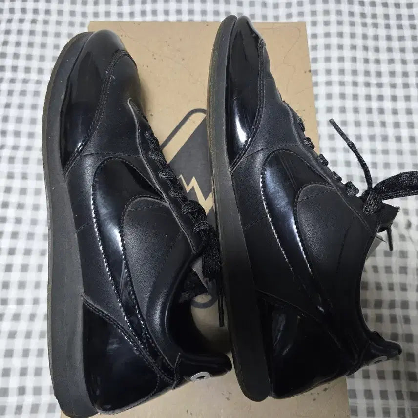 [BUNJANG] CDG x Nike Night Track Sneakers / cdg x 나이키 나이트 트랙 260