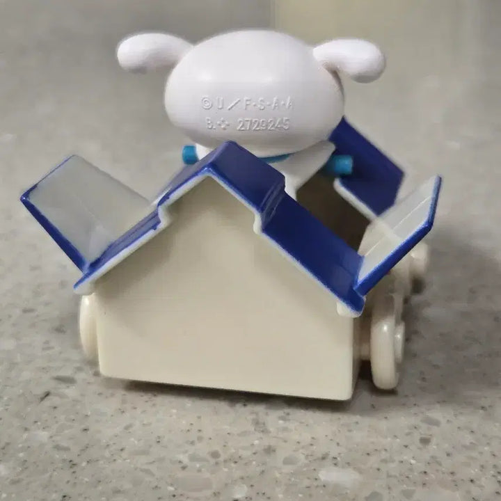 [BUNJANG] Whitey Car / 흰둥이 붕붕카