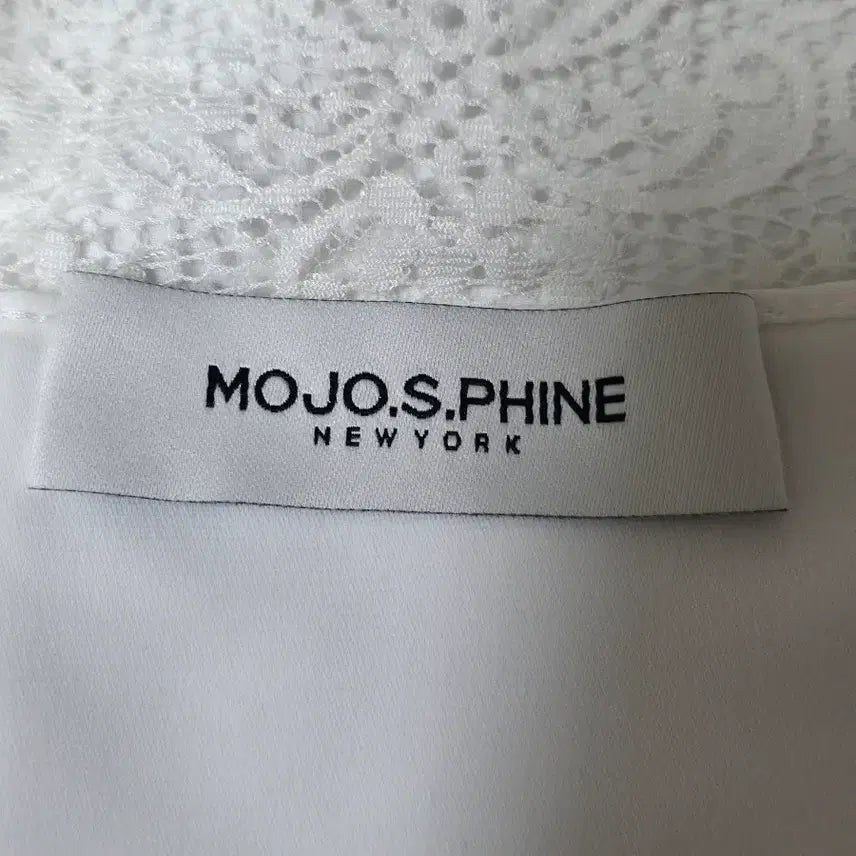 [BUNJANG] MojoSphin Lace-Trimmed White Tank Top (Size 55) / [모조에스핀] 레이스 배색 화이트 나시 (55사이즈)