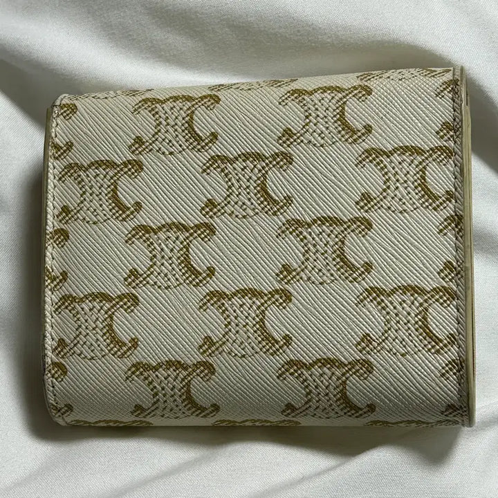 [BUNJANG] Celine Triomphe Small Wallet White Tan / 셀린느 트리옹프 스몰 반지갑 화이트탄