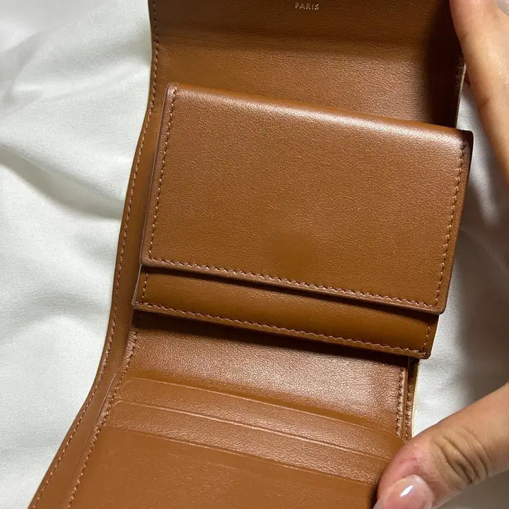 [BUNJANG] Celine Triomphe Small Wallet White Tan / 셀린느 트리옹프 스몰 반지갑 화이트탄