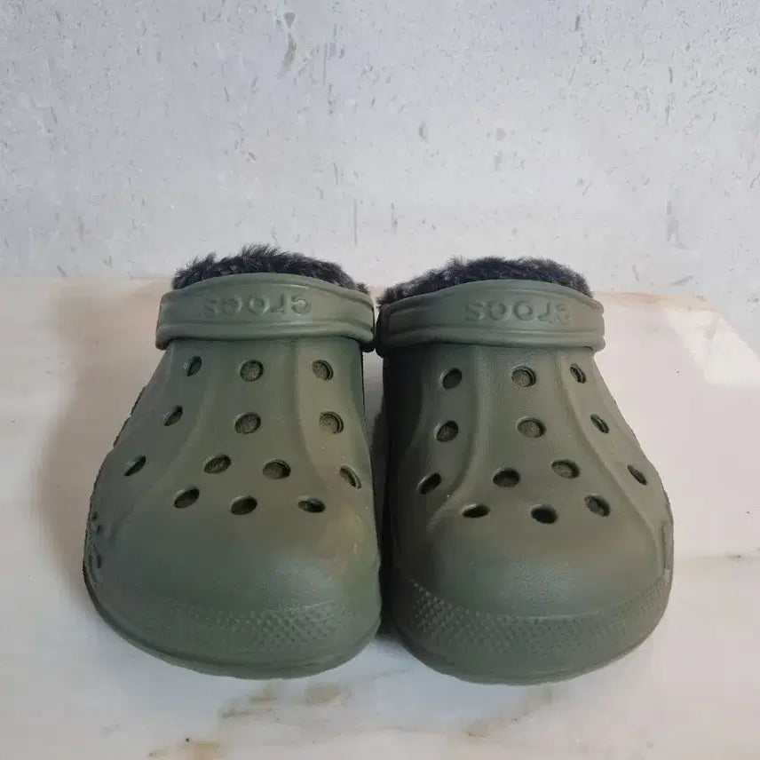 [BUNJANG] Crocs Baya Lined Clog Slippers (240mm) / 크록스 바야 클로그 털실내화 샌들 240