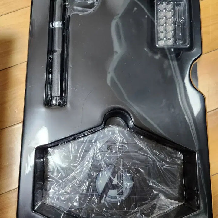[BUNJANG] Hot Toys War Machine Mark 2 Iron Man Figure / 핫토이 워머신 마크2 워머신2 아이언맨 피규어