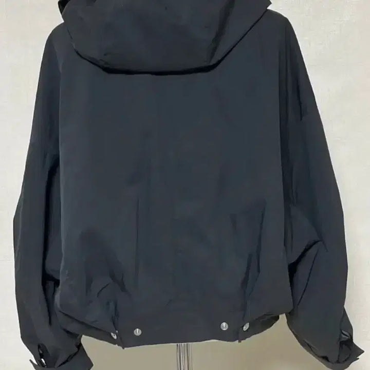 [BUNJANG] SYSTEM Hooded Cropped Windbreaker Jacket Black / 23년한섬 SYSTEM 시스템 후드 점퍼 55 블랙 크롭 바람막이