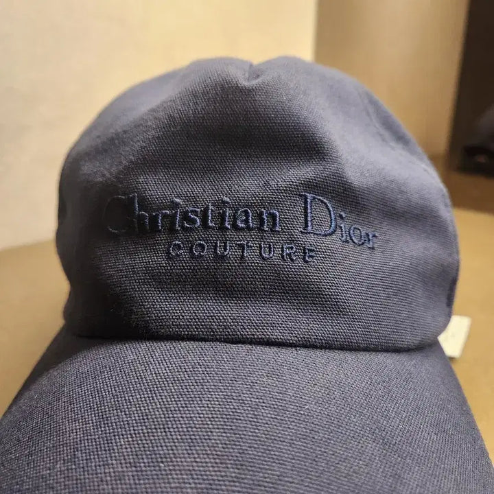 [BUNJANG] Dior Christian Embroidered Logo Denim Ball Cap / 디올 크리스챤 자수로고 데님 볼캡 (루이비통)