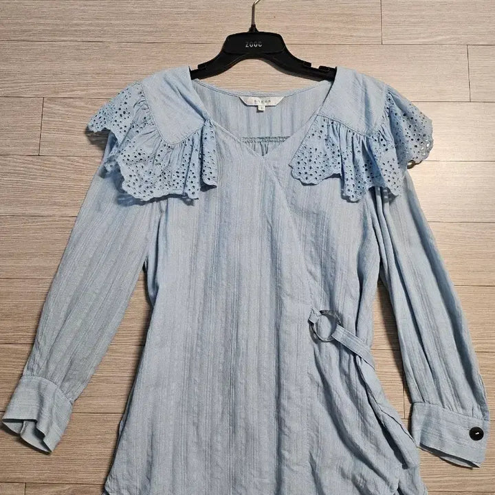 [SOLD OUT] 온앤온 펀칭 카라 블라우스