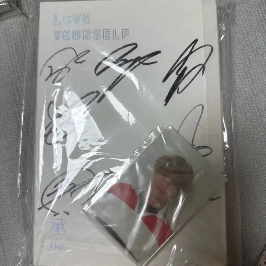 [BUNJANG] BTS (Love Yourself Her) Album Signed + V Photocard / 방탄소년단 Love Yourself her 앨범 친필싸인 + 포토카드