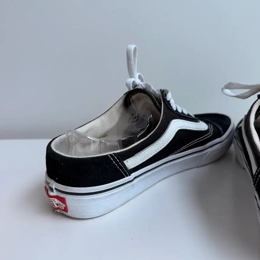 [BUNJANG] Vans Old Skool Black Sneakers 250 / Vans Old Skool 블랙 스니커즈 250