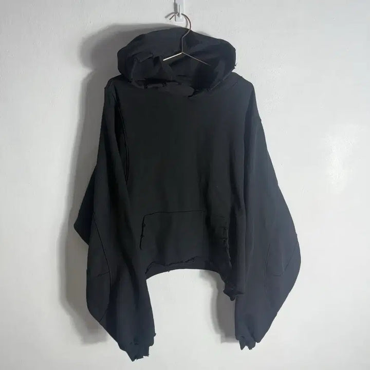 [BUNJANG] D.N.A.G.E. Demi Crop Oversized Black Hoodie / 드네이지 데미지 크롭 오버핏 블랙 후드티 2