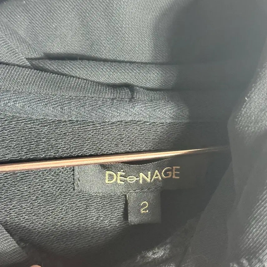 [BUNJANG] D.N.A.G.E. Demi Crop Oversized Black Hoodie / 드네이지 데미지 크롭 오버핏 블랙 후드티 2