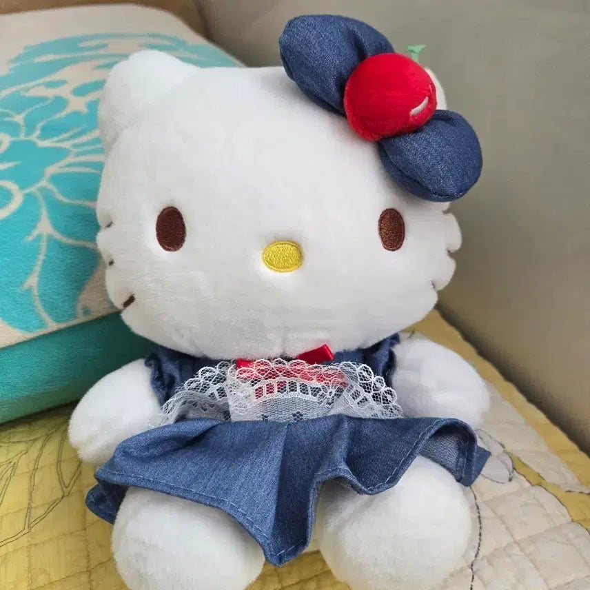 [BUNJANG] Hello Kitty Denim Dress Doll / 헬로키티 데님 원피스 인형