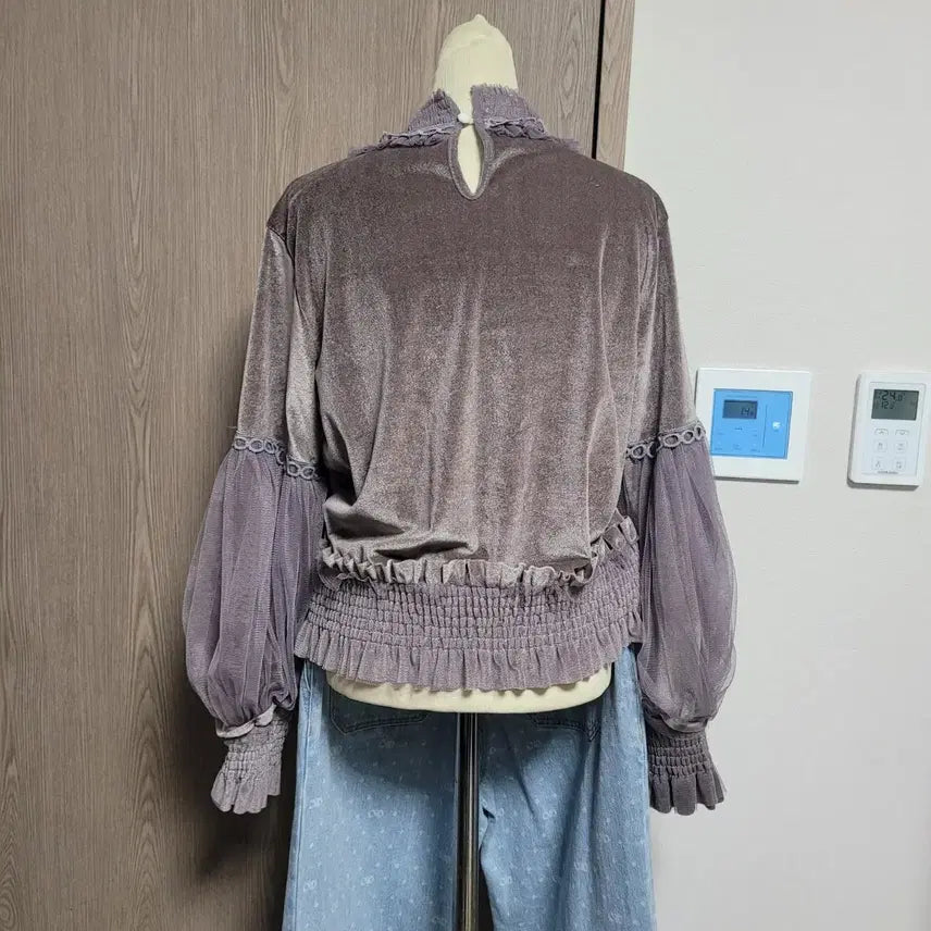 [BUNJANG] Jade Showroom Lace Velvet Blouse / 제이드쇼품 미사용품 레이스 벨벳 블라우스  free