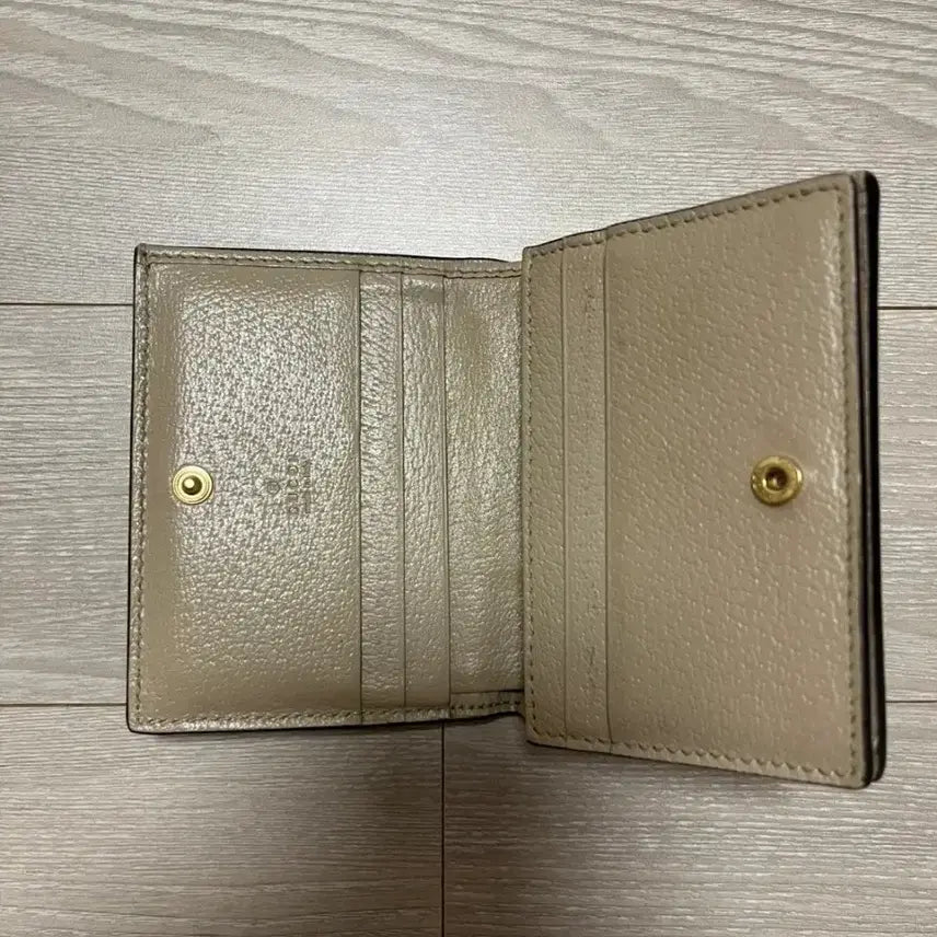 [SOLD OUT] 구찌 오피디아 지갑