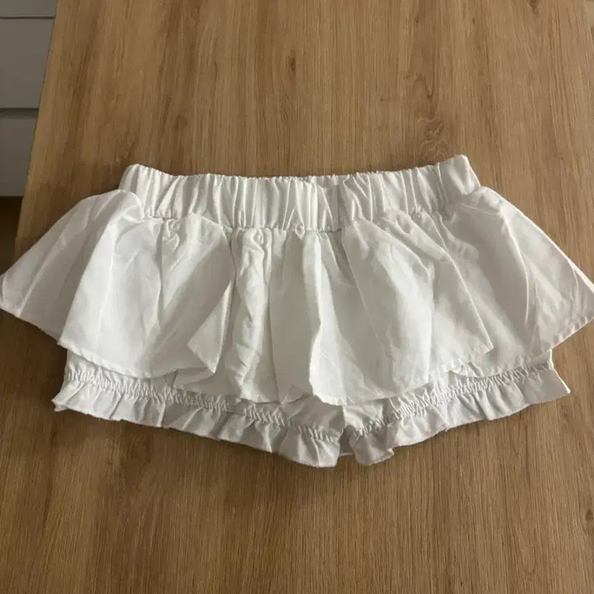 [BUNJANG] Avely White Balloon Fit Skirt Pants / 화이트 벌룬핏 치마바지 에이블리 교신가능