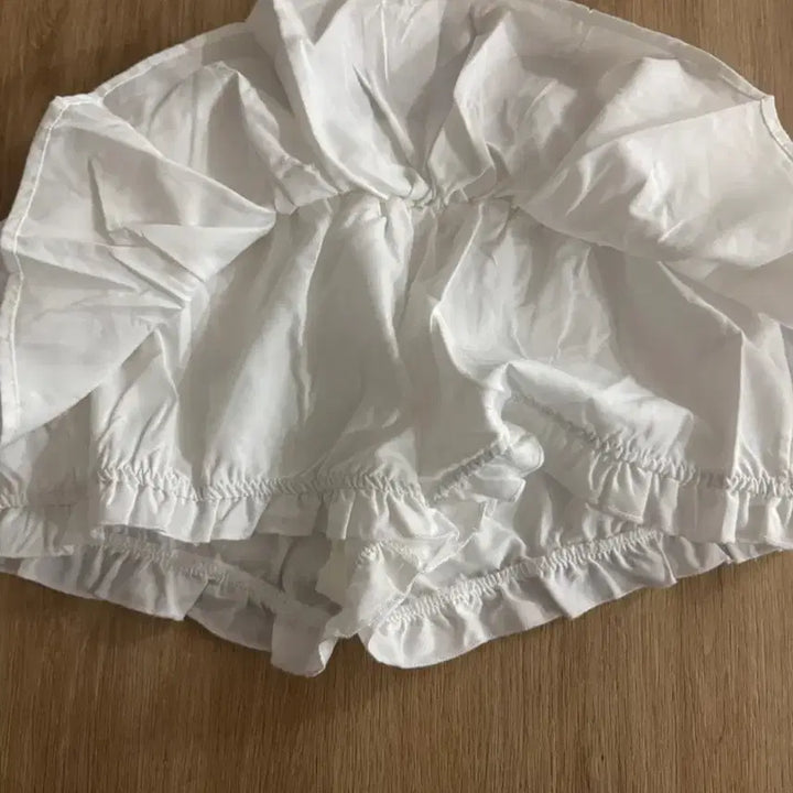 [BUNJANG] Avely White Balloon Fit Skirt Pants / 화이트 벌룬핏 치마바지 에이블리 교신가능