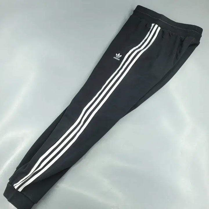 [BUNJANG] Adidas Pigment Black Trefoil Logo Jogger Sweatpants / 아디다스 피그먼트 블랙 화이트 트레포일 로고 삼선 밴딩 조거팬츠 스웻팬츠