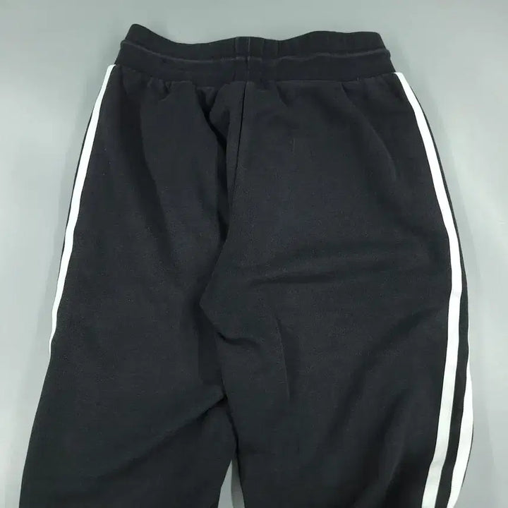 [BUNJANG] Adidas Pigment Black Trefoil Logo Jogger Sweatpants / 아디다스 피그먼트 블랙 화이트 트레포일 로고 삼선 밴딩 조거팬츠 스웻팬츠
