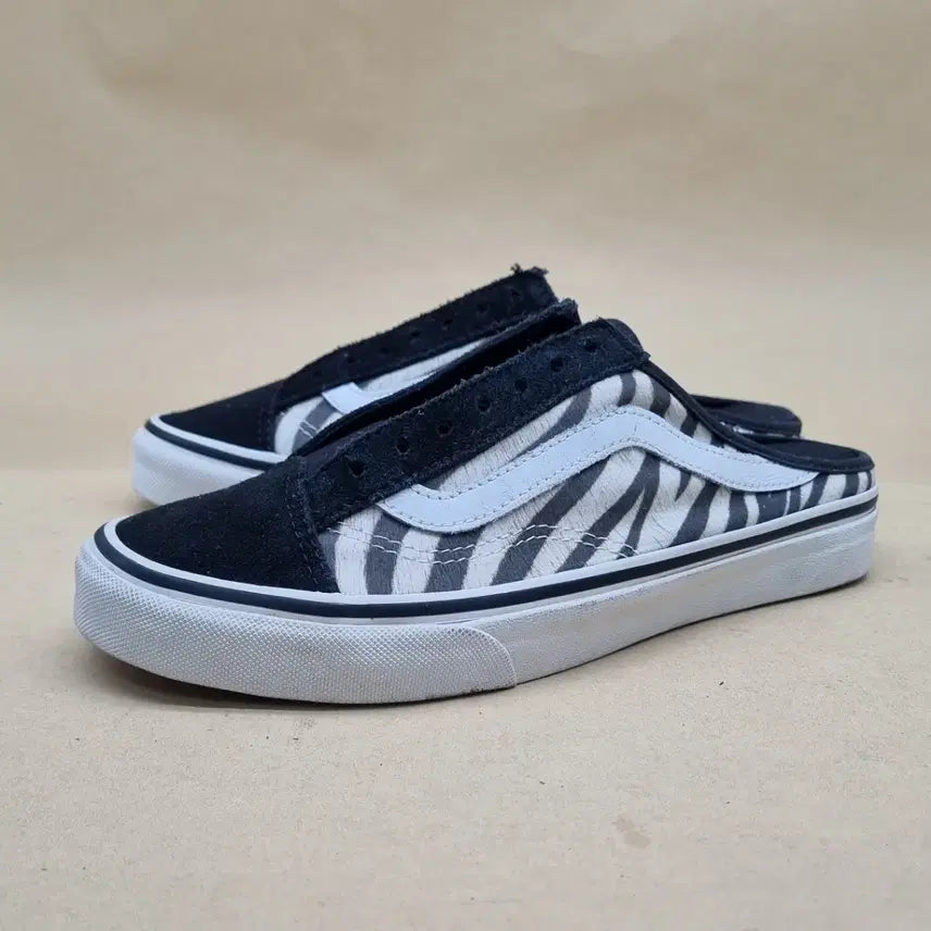[BUNJANG] Vans Style 36 Zebra Mule Shoes (230mm) / 반스 스타일36 지브라 뮬230