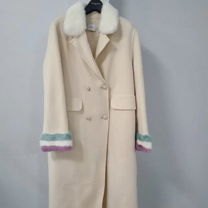 [BUNJANG] Satin Ivory Long Coat / Satin 퍼 카라 롱 코트 아이보리