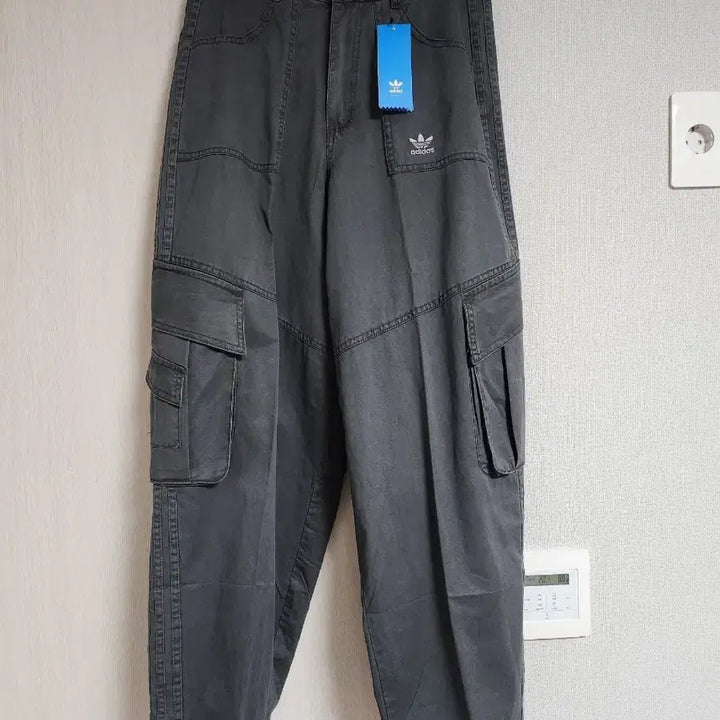 [BUNJANG] Adidas Cargo Pants Charcoal Gray M / 아디다스 카고 바지 먹색.M 새상품