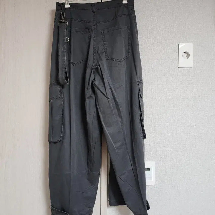 [BUNJANG] Adidas Cargo Pants Charcoal Gray M / 아디다스 카고 바지 먹색.M 새상품