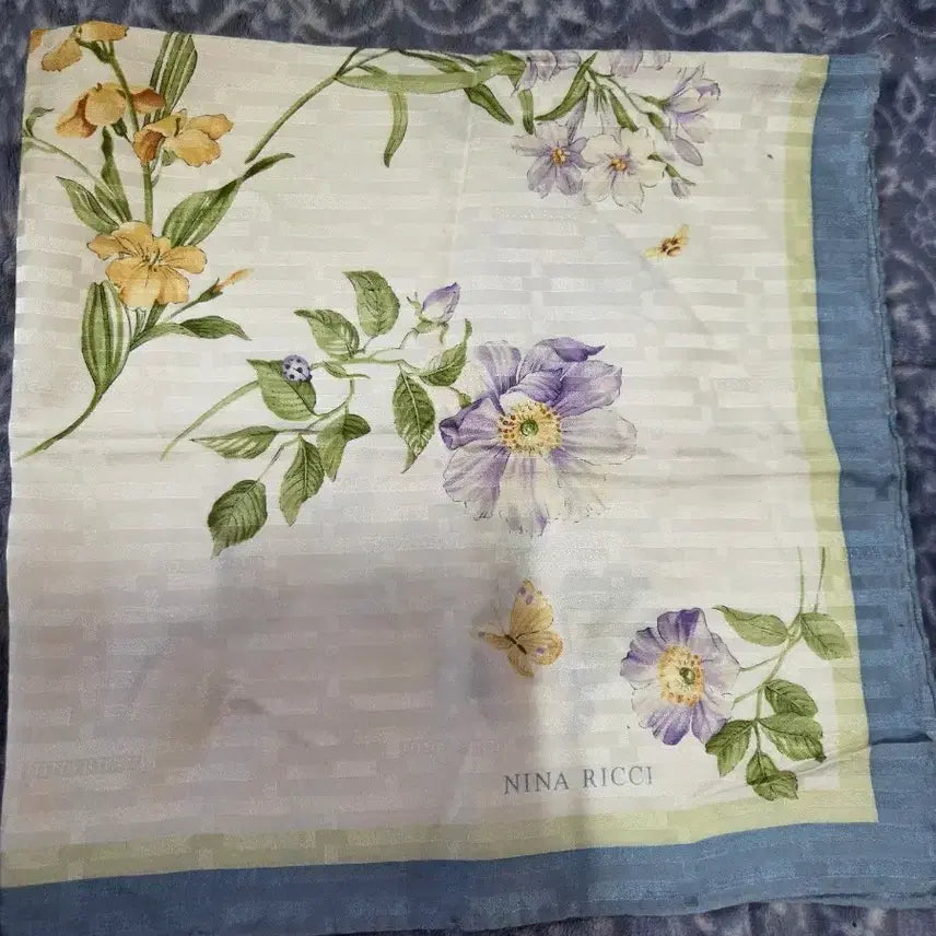 [BUNJANG] Nina Ricci Flower Pattern Silk Scarf / 니나리치 플라워 패턴 실크 스카프