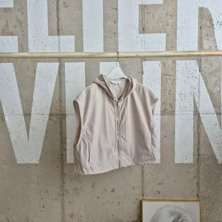 [SOLD OUT] 77)CHOR 후드 숏베스트 집업