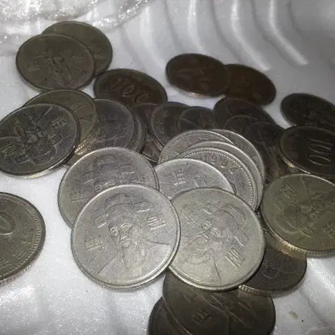 [BUNJANG] 1984 Korean Coins / 100원 동전 30개 1984년 중고