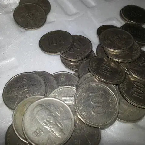 [BUNJANG] 1984 Korean Coins / 100원 동전 30개 1984년 중고