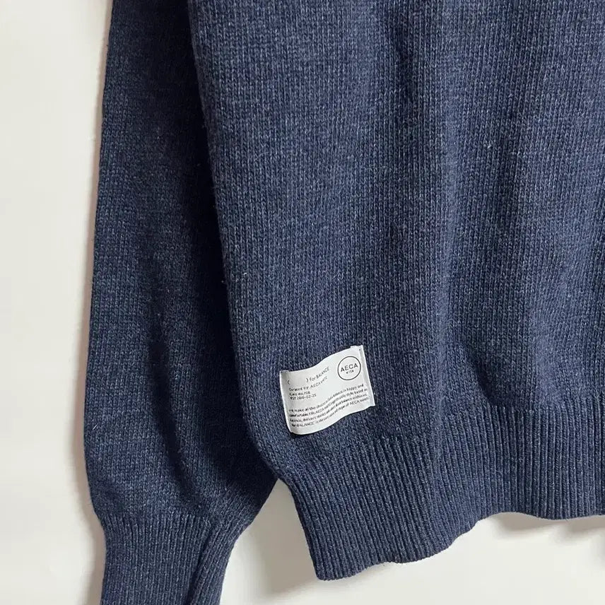 [BUNJANG] Aeka White Knit Sweater (Size M) / 공용 에이카화이트 니트 스웨터 M
