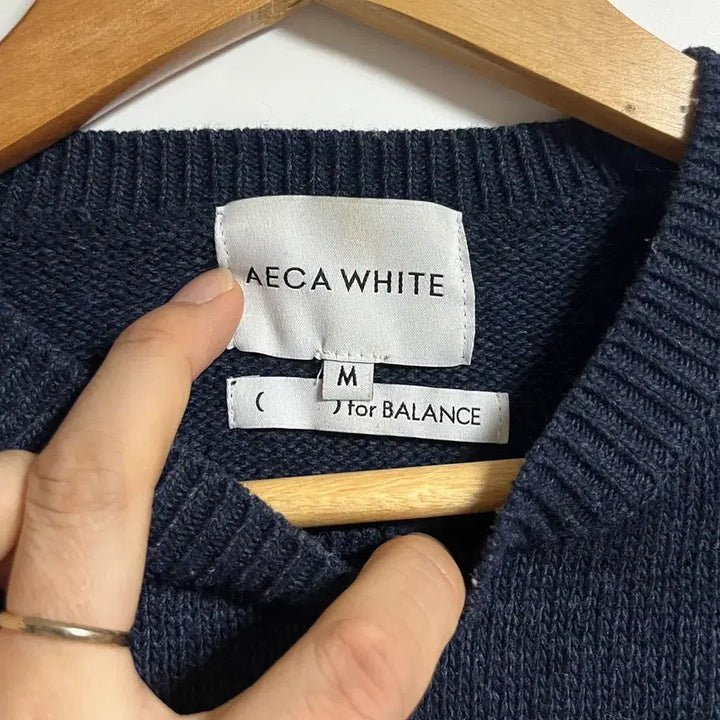 [BUNJANG] Aeka White Knit Sweater (Size M) / 공용 에이카화이트 니트 스웨터 M