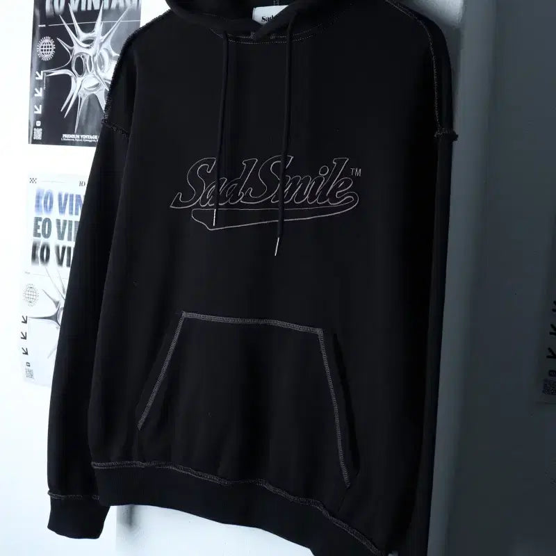 [BUNJANG] Customellow Sad Smile Stitch Hoodie Black T-shirt / (XS-S) 커스텀멜로우 후드티셔츠 새드스마일 스티치 블랙-1786C