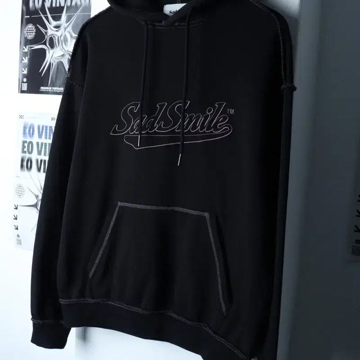 [BUNJANG] Customellow Sad Smile Stitch Hoodie Black T-shirt / (XS-S) 커스텀멜로우 후드티셔츠 새드스마일 스티치 블랙-1786C