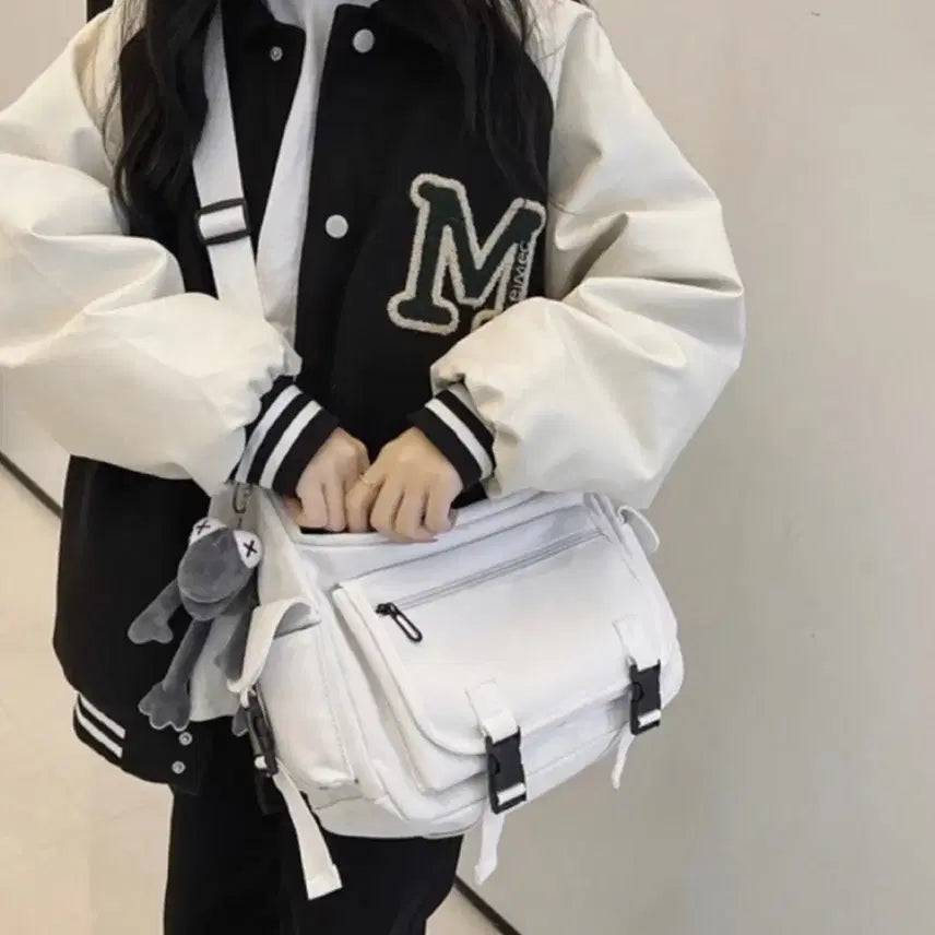 [BUNJANG] Unisex Casual Messenger Bag - White / 남녀공용 캐주얼 메신저백 / 숄더백 - 화이트