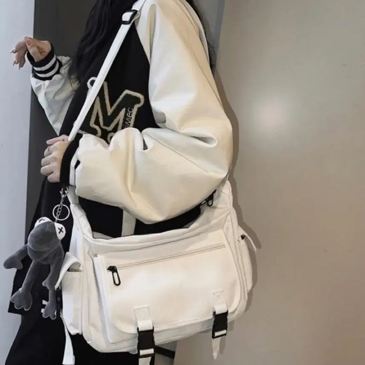 [BUNJANG] Unisex Casual Messenger Bag - White / 남녀공용 캐주얼 메신저백 / 숄더백 - 화이트