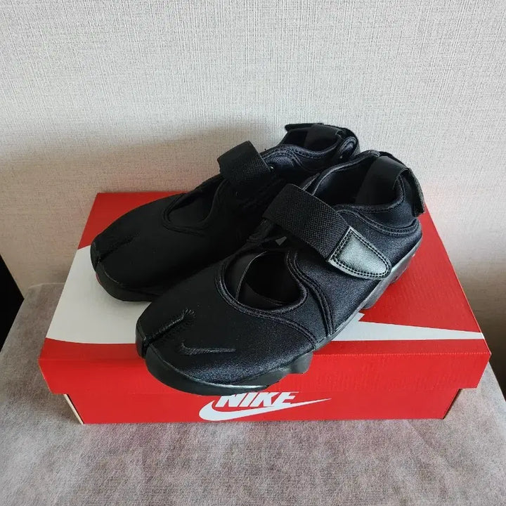 [BUNJANG] Nike Air Rift Black Sneakers / (240) 나이키 에어 리프트 블랙 /IH1990-010