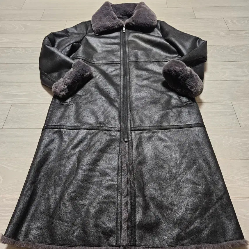 [BUNJANG] Cashbody Black Leather Fur Collar Long Coat (Size 55) / 캐시바디 블랙 레더 퍼 카라 롱 코트 55 사이즈