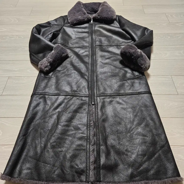 [BUNJANG] Cashbody Black Leather Fur Collar Long Coat (Size 55) / 캐시바디 블랙 레더 퍼 카라 롱 코트 55 사이즈