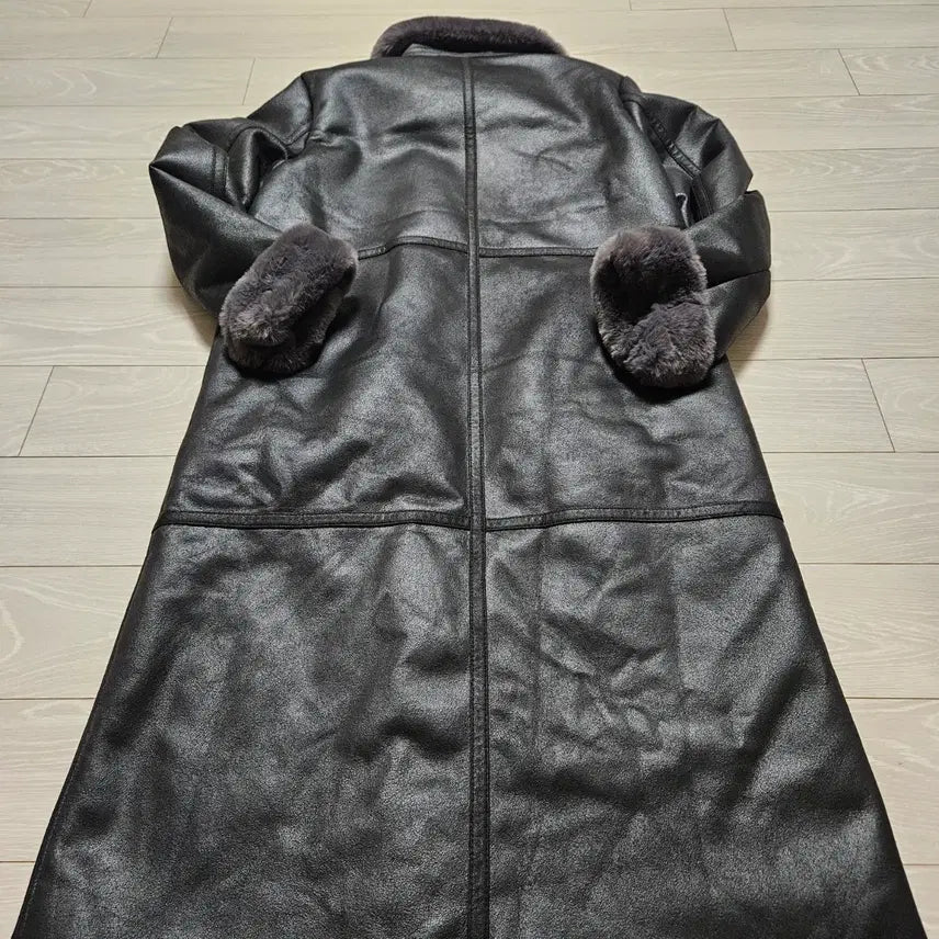 [BUNJANG] Cashbody Black Leather Fur Collar Long Coat (Size 55) / 캐시바디 블랙 레더 퍼 카라 롱 코트 55 사이즈