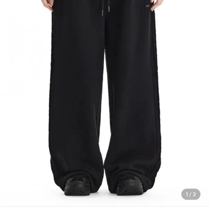 [BUNJANG] Trimming Bird Off-Shoulder Sweat Set (Zip-Up + Pants) Black Set / 트리밍버드 오프숄더 스웻 셋업(집업+팬츠) 블랙 새상품