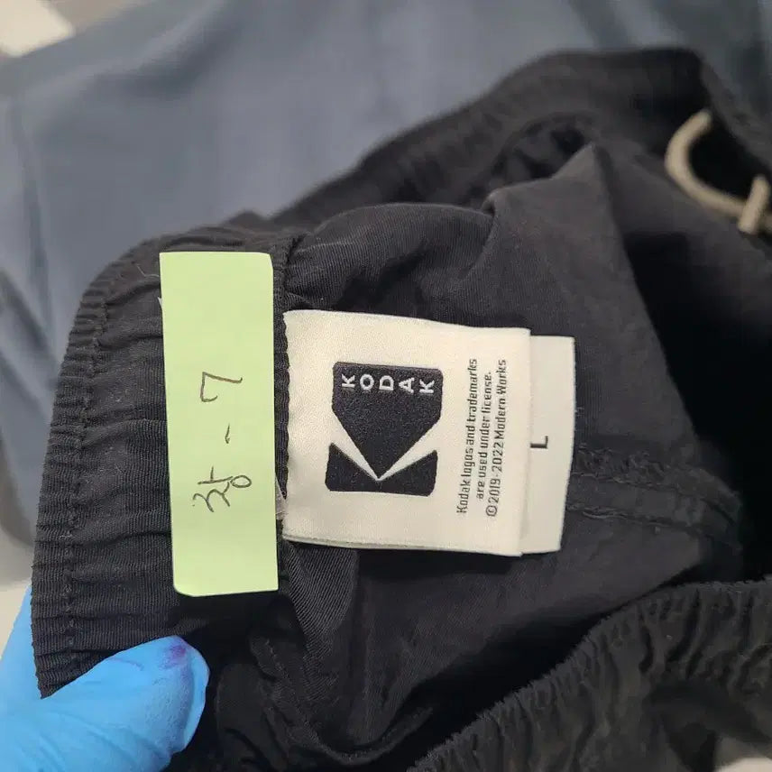 [BUNJANG] Kodak Black Training Shorts / 코닥 블랙 반바지 트레이닝바지 아노락바지  L