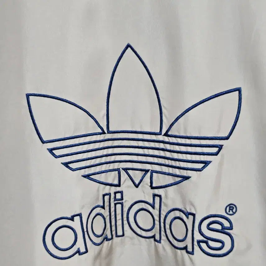 [BUNJANG] Adidas Beige V-Neck Nylon Sweatshirt Men&