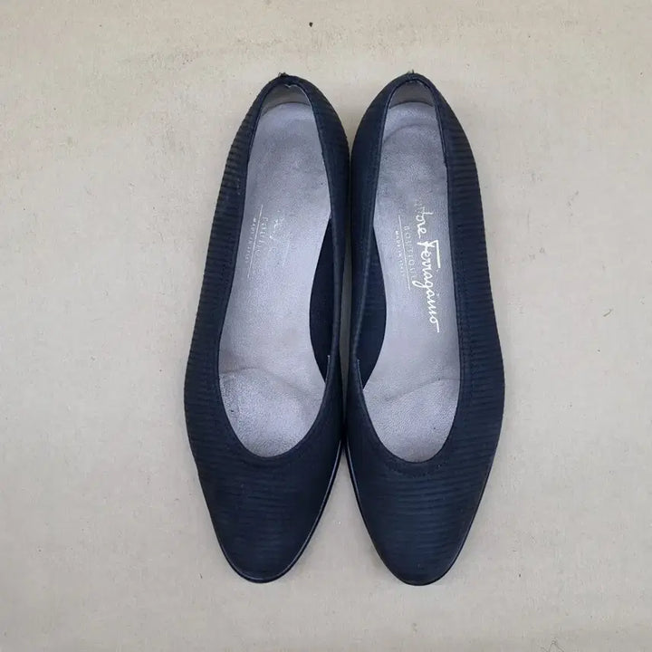 [SOLD OUT] 페라가모  여성 플랫슈즈  230