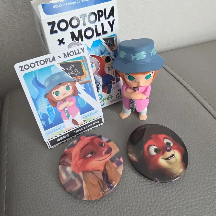 [BUNJANG] Pop Mart Zootopia Judy Hopps x Molly Collaboration Figure + Ichiban Kuji C Prize Can Badge Set / 주토피아 몰리 콜라보 팝마트 닉 + 제일복권 j상 캔뱃지