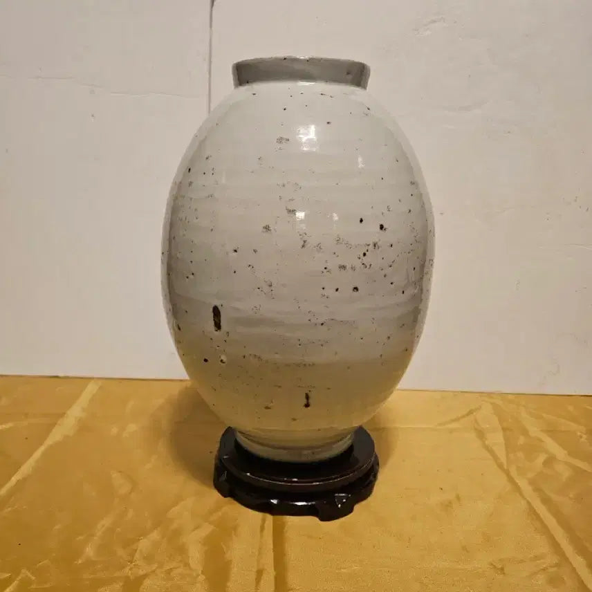 [BUNJANG] Celadon Porcelain Jar / 고구마 단지 달항아리.