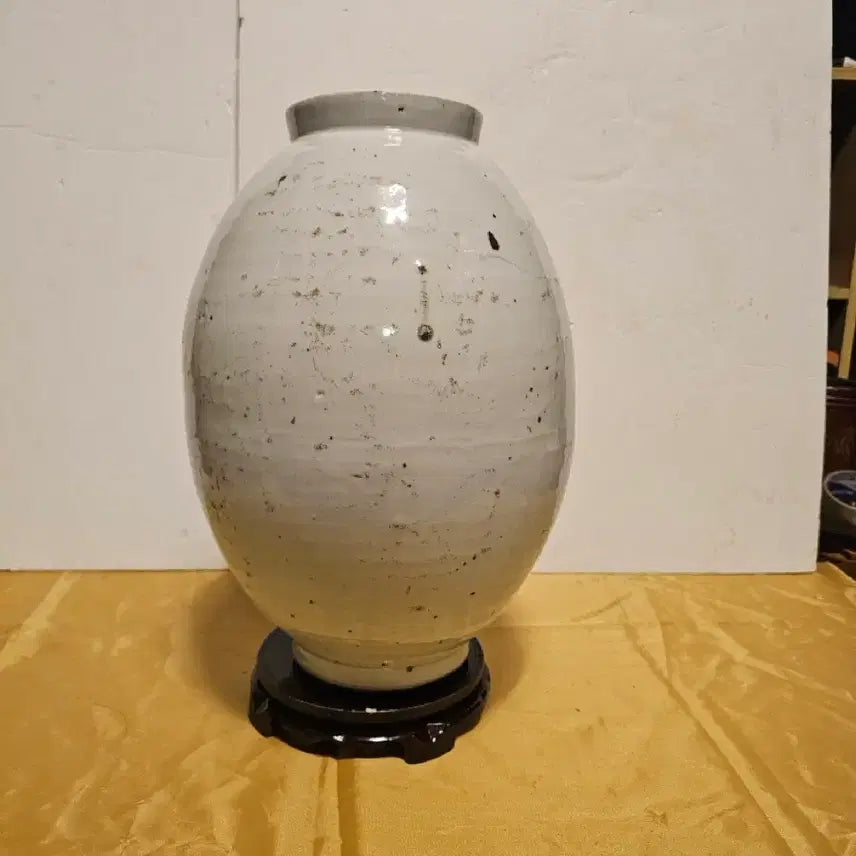 [BUNJANG] Celadon Porcelain Jar / 고구마 단지 달항아리.