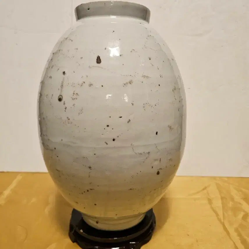 [BUNJANG] Celadon Porcelain Jar / 고구마 단지 달항아리.
