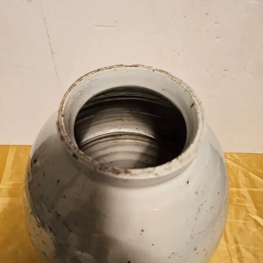 [BUNJANG] Celadon Porcelain Jar / 고구마 단지 달항아리.