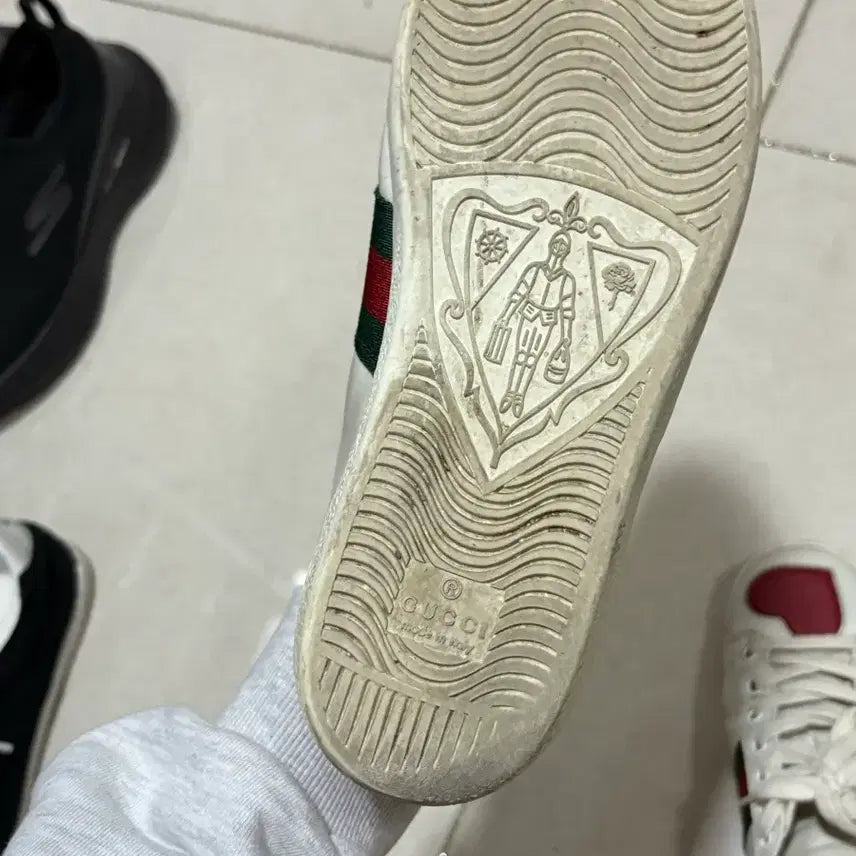 [BUNJANG] Gucci Heart Sneakers - Size 35 / [급처] 구찌 하트 스니커즈 35사이즈